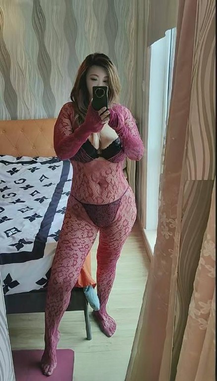 丰满风骚大胸熟女