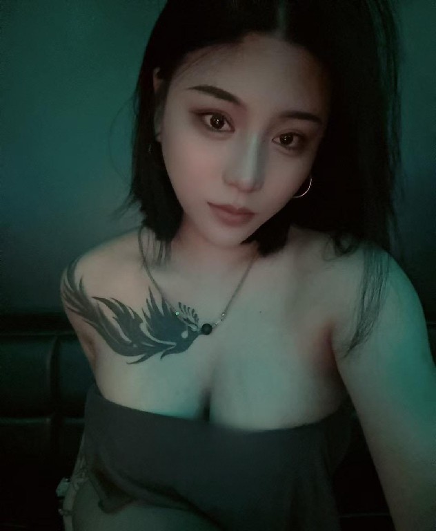 风骚短发御姐