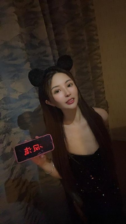 上城美腿翘臀浪骚货