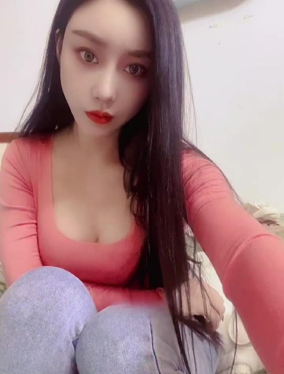 性感白嫩大胸骚妹妹