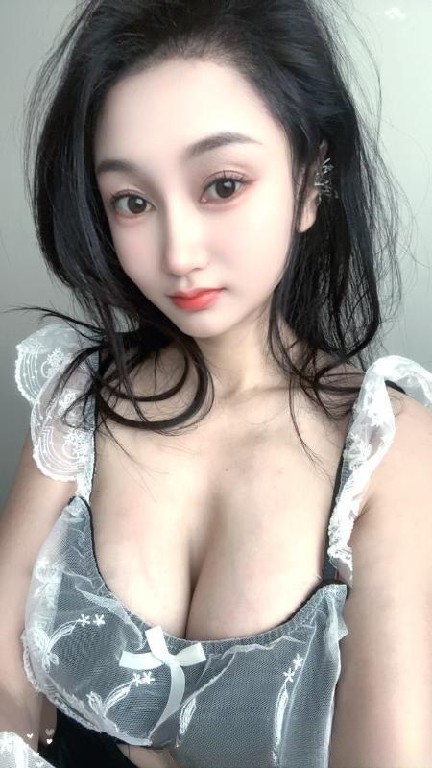 大胸大屁股