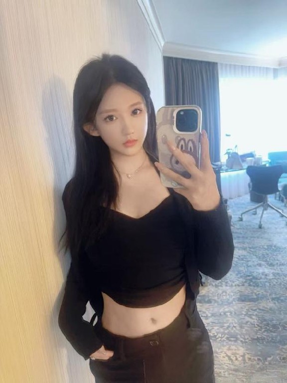 青春羞涩美少女
