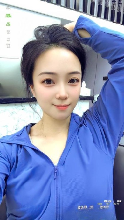 蜜桃翘臀李KK