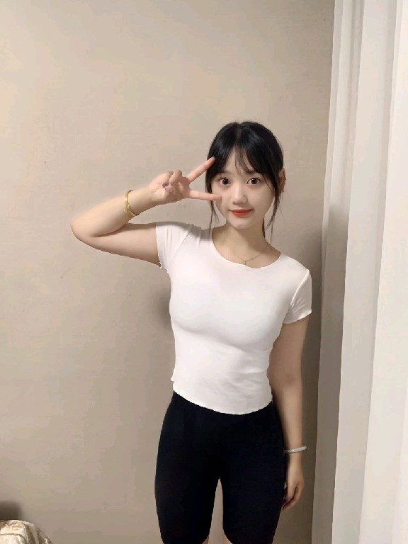 龙岗性感风骚小美女
