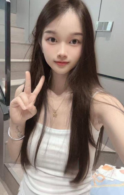 年轻兼职小妹