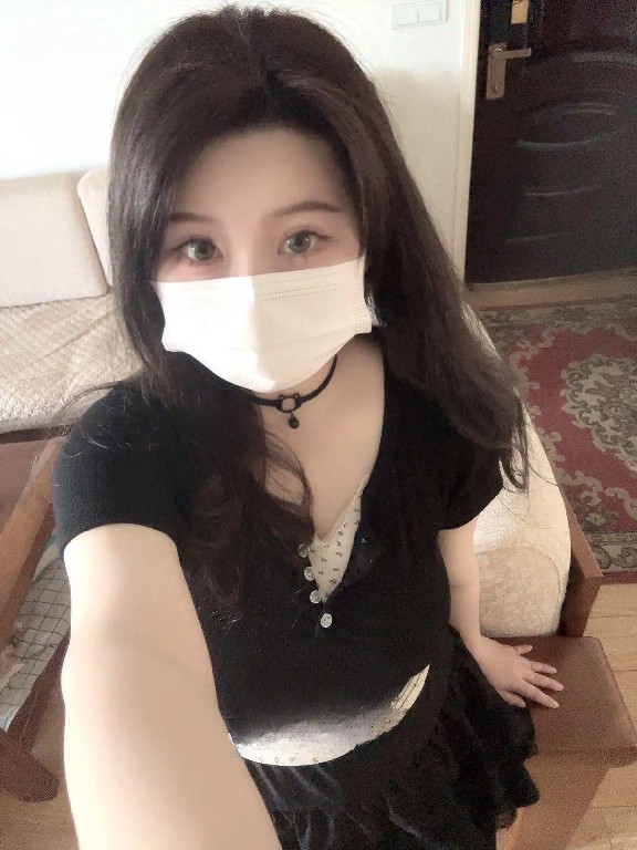 肥臀巨乳迷人小姐姐