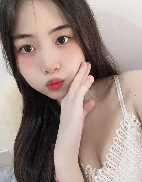 粉嫩多汁小骚货