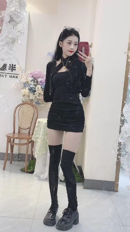 超性感嫩逼小姐姐