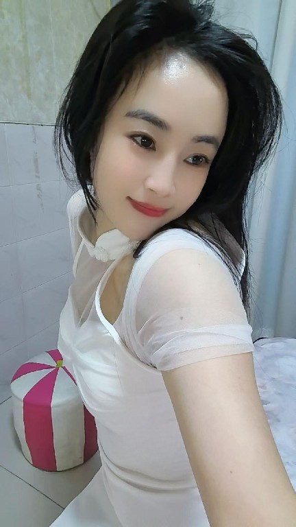 肤白御姐珊珊