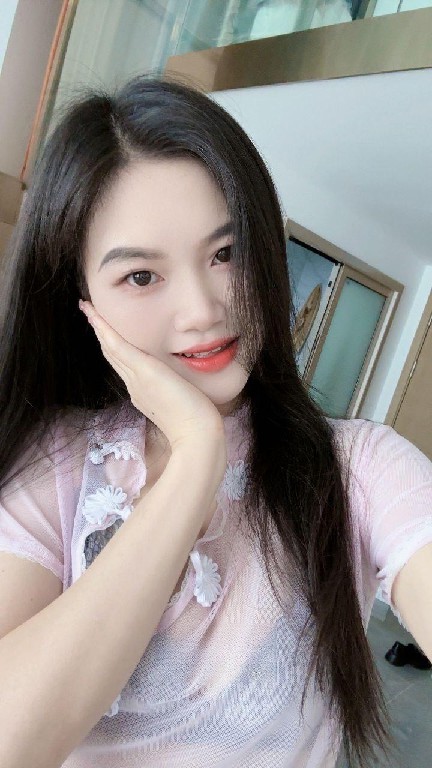 滑嫩多汁嫩妹