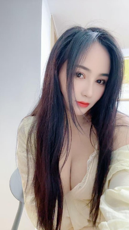 韵味肉感御姐