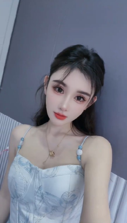 瘦高老师苏小小