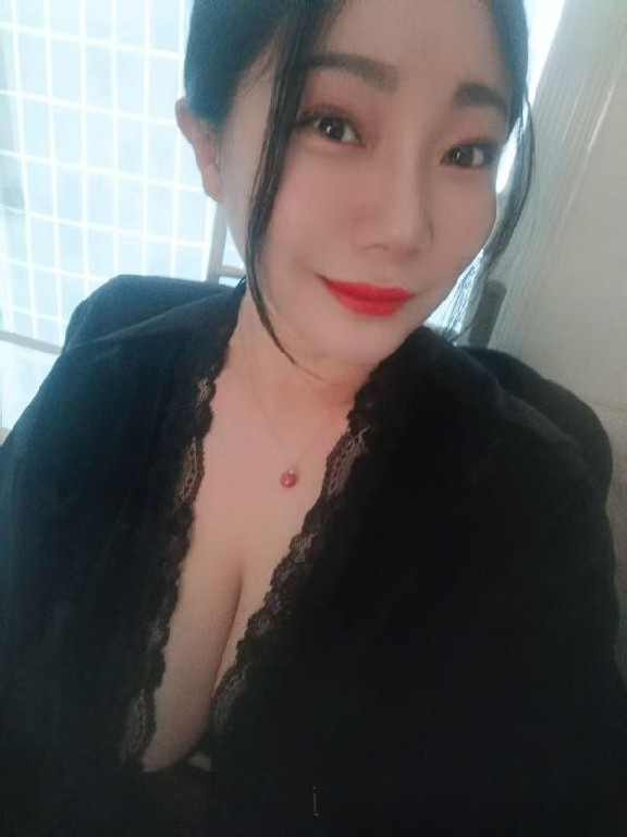 铁西巨乳喷水少妇
