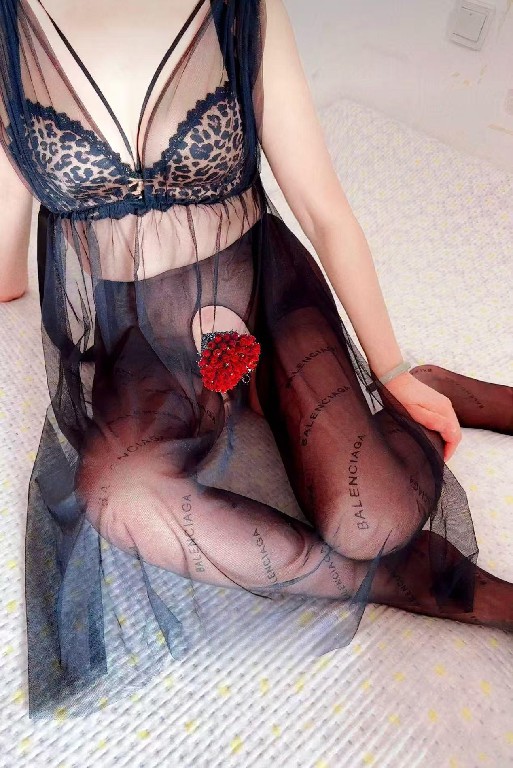 可双飞的兼职美妇