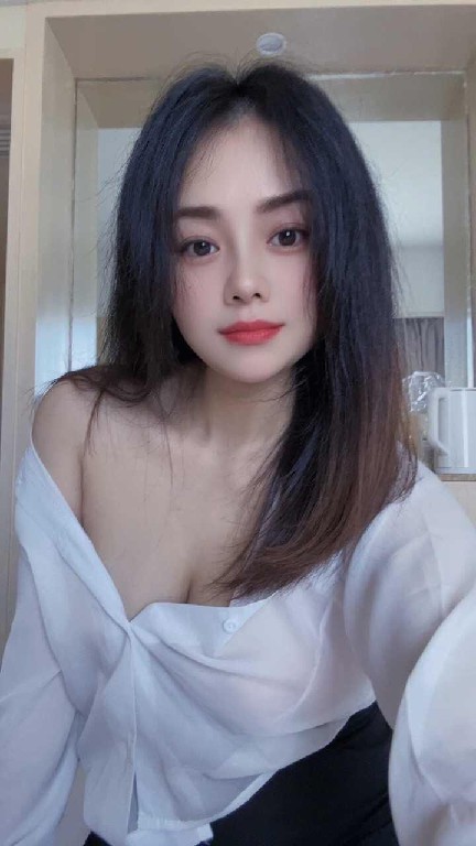 裕华大胸肥臀御姐