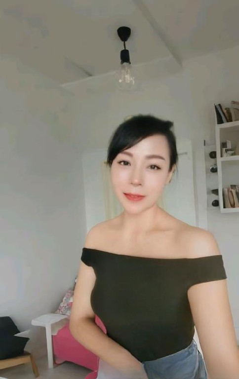 激情舌吻少妇