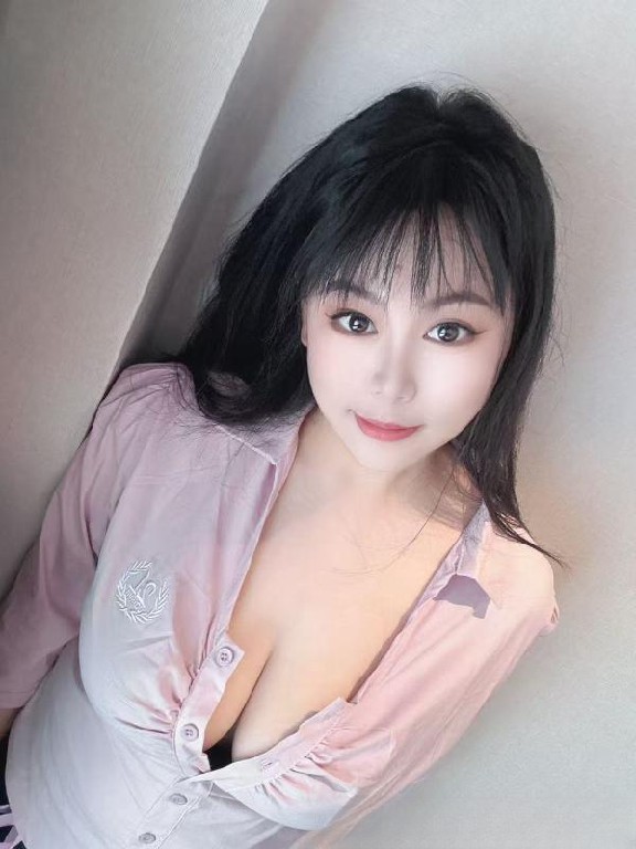 丰满的妞悦悦