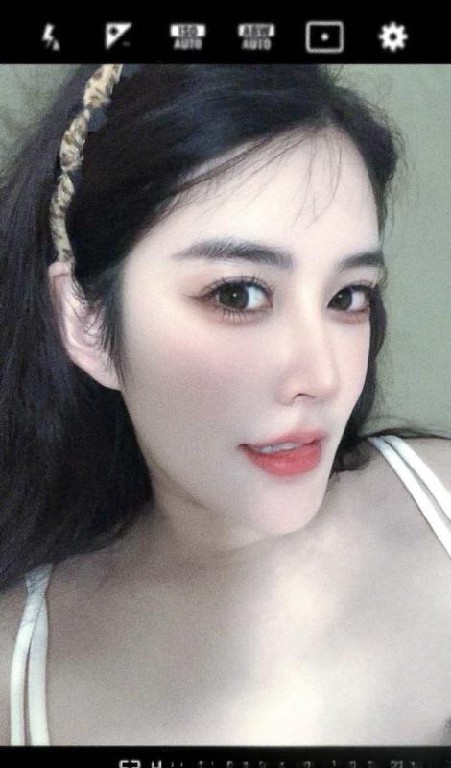 白嫩长腿佳佳