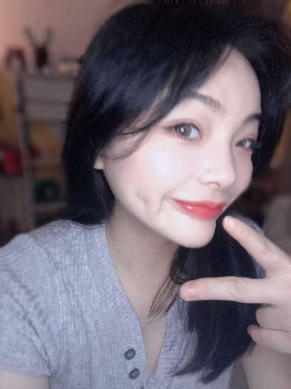 肤白虎牙妹文文