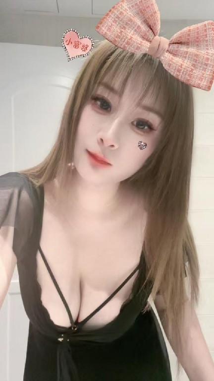 大奶甜甜