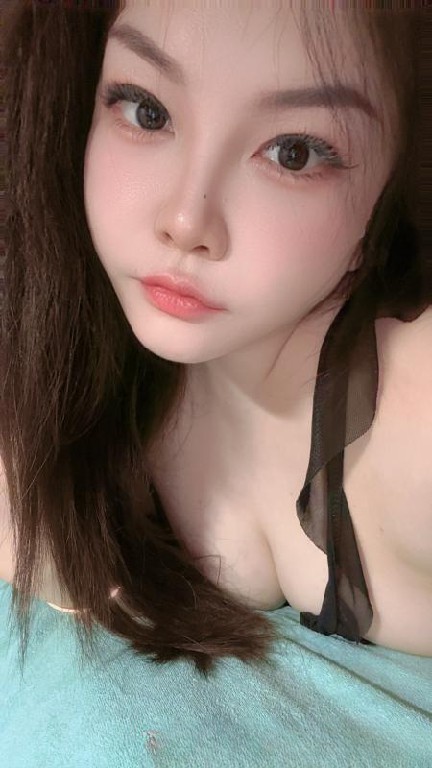 南门性感大胸妹子