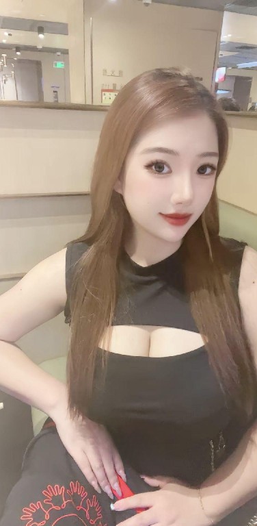 皇姑大奶兜兜
