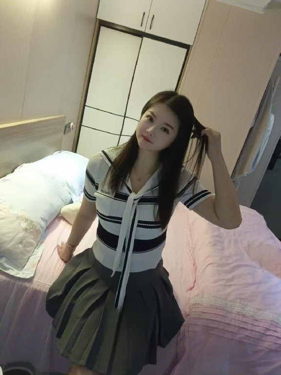 白嫩小甜妹琪琪