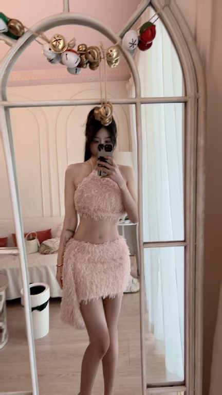 大胸情趣嫩妹妹