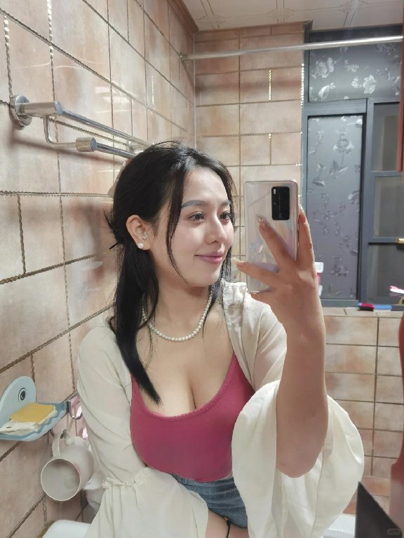 轻熟风骚御姐