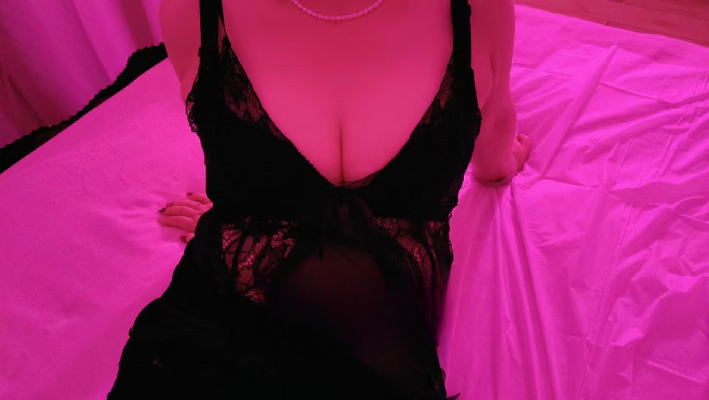 大屁股服务型熟女