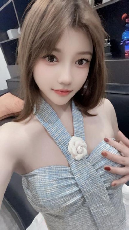 清纯女友翘臀老师