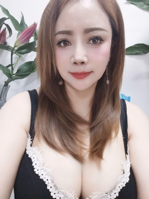 大奶伊诺