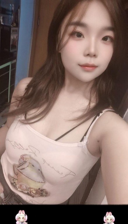 白月光大胸萌妹