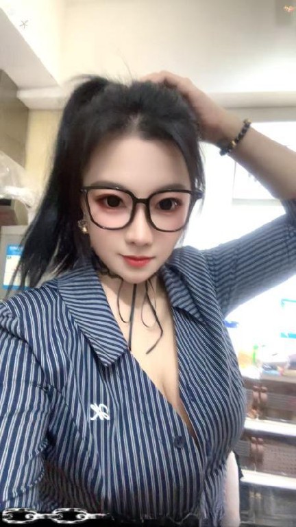 包河童颜巨乳小姐姐