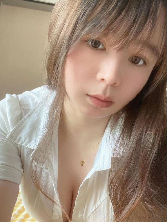 皮肤好的口爆姐姐