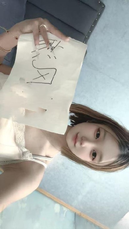 08三点粉白虎妹妹