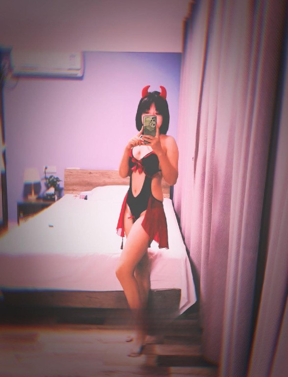 白嫩粉鲍鱼女上很棒