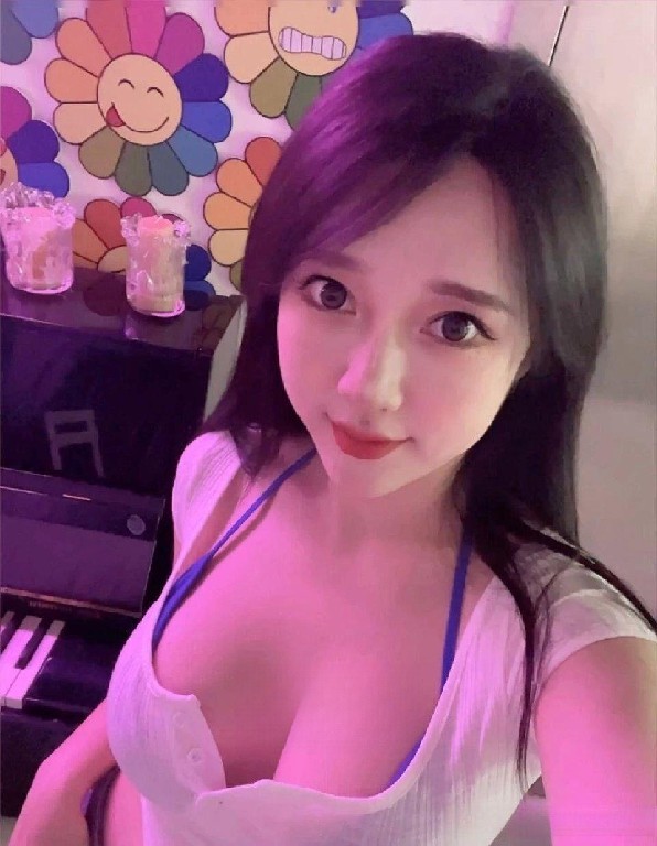 拜金耐操的巨乳晶晶