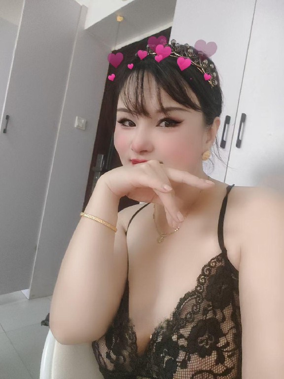 李村外出红半袖