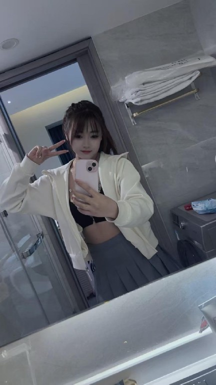 刚刚下海的彤彤