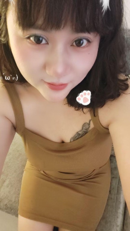 大胸妹子