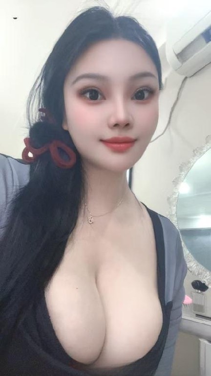 镜湖绿地小少妇