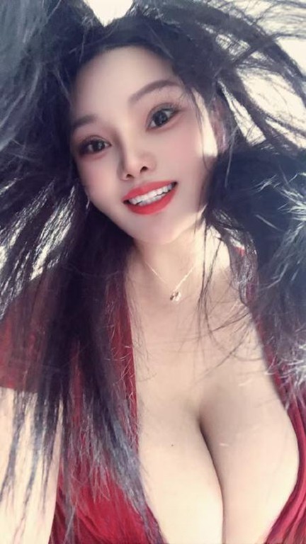 镜湖绿地小少妇