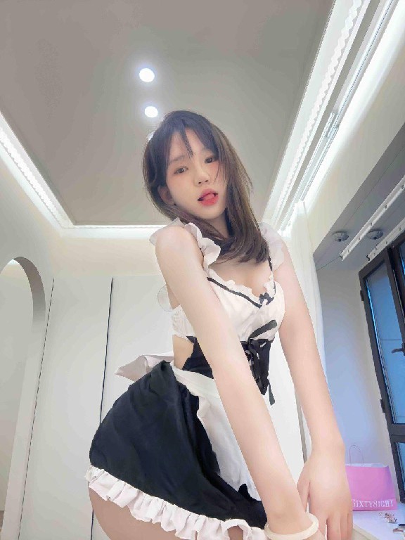 娇小可爱小嫩妹