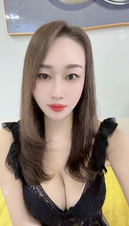 情趣大胸辣妹