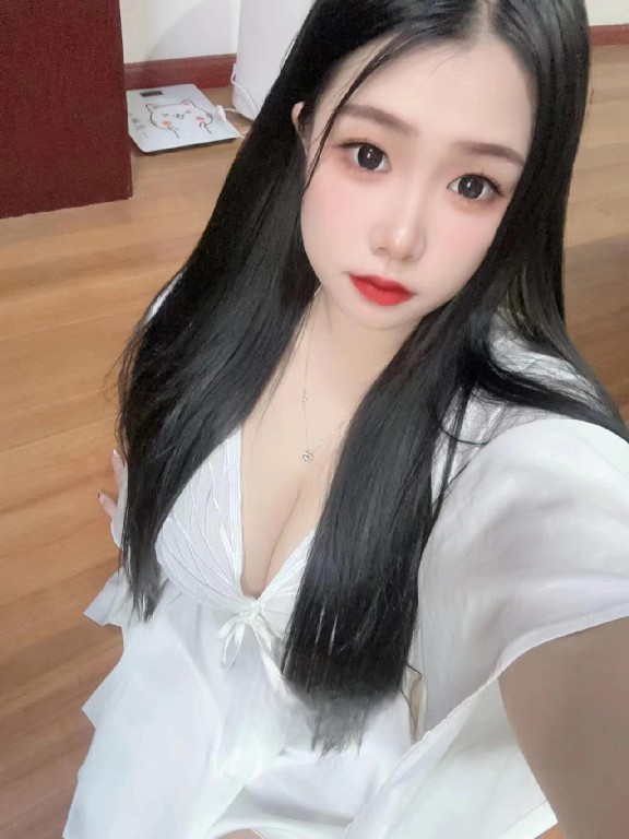 朋友推荐一个20出头妹子