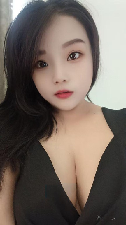 个人居家小少妇依依