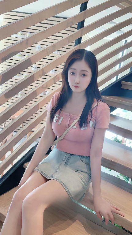 性感大胸美女