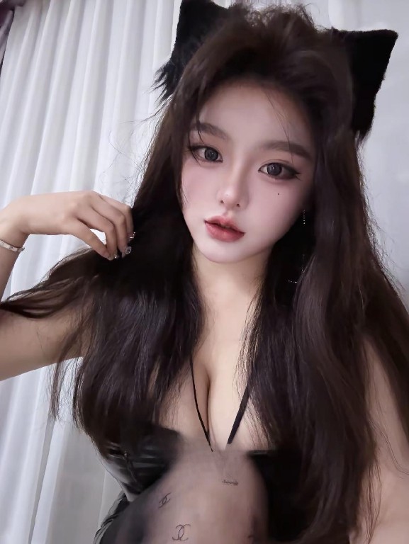 此等骚妹子值得屌入