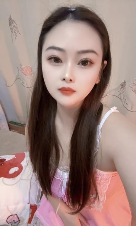 翘臀多汁极品小妹